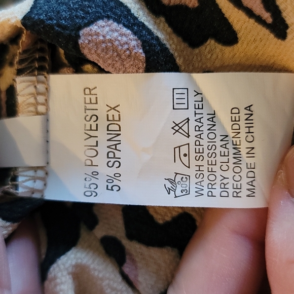 Leopard Print Midi dress - Picture 4 of 5